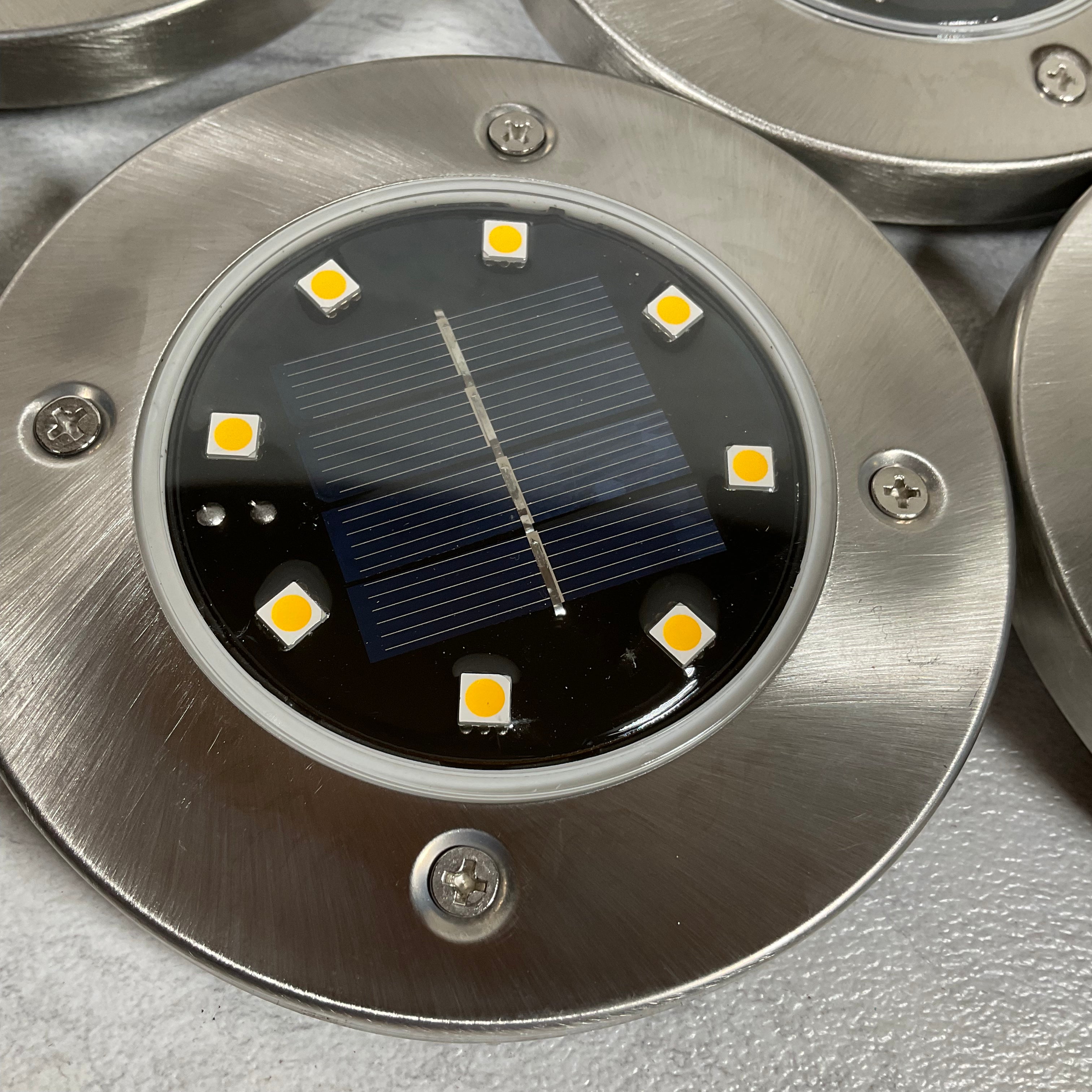(6 Pack) Solar Outdoor Auto On/Off Lights (7198789075182)